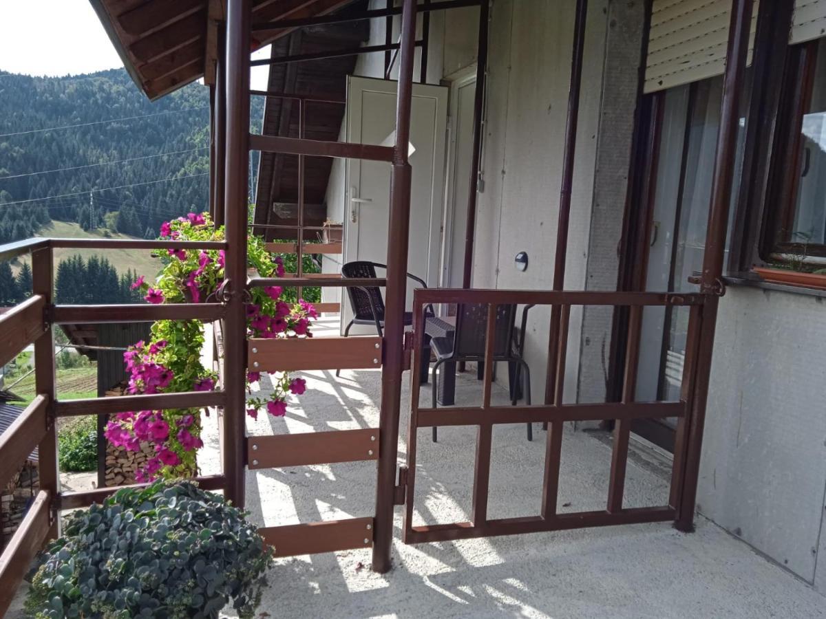 Apartman Skender 3* Ravna Gora Exterior foto