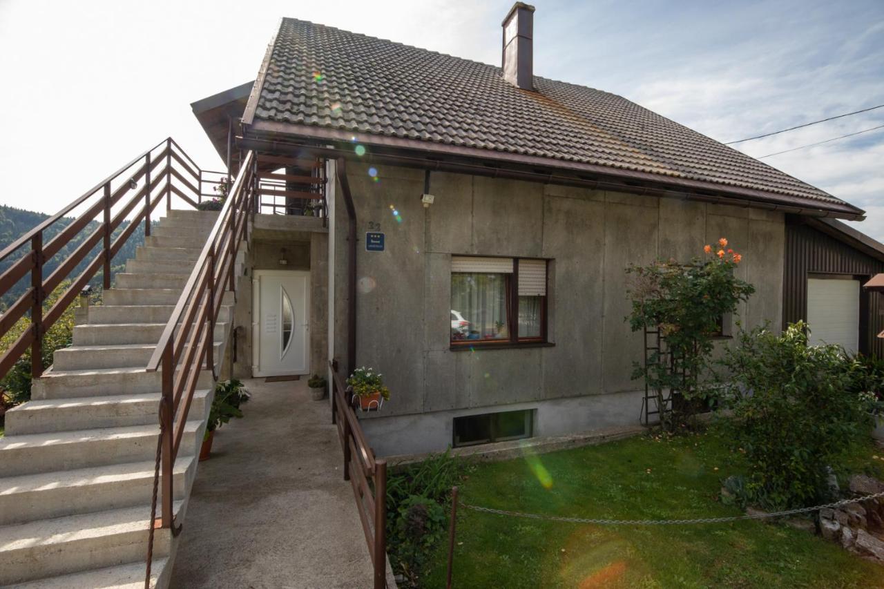Apartman Skender 3* Ravna Gora Exterior foto