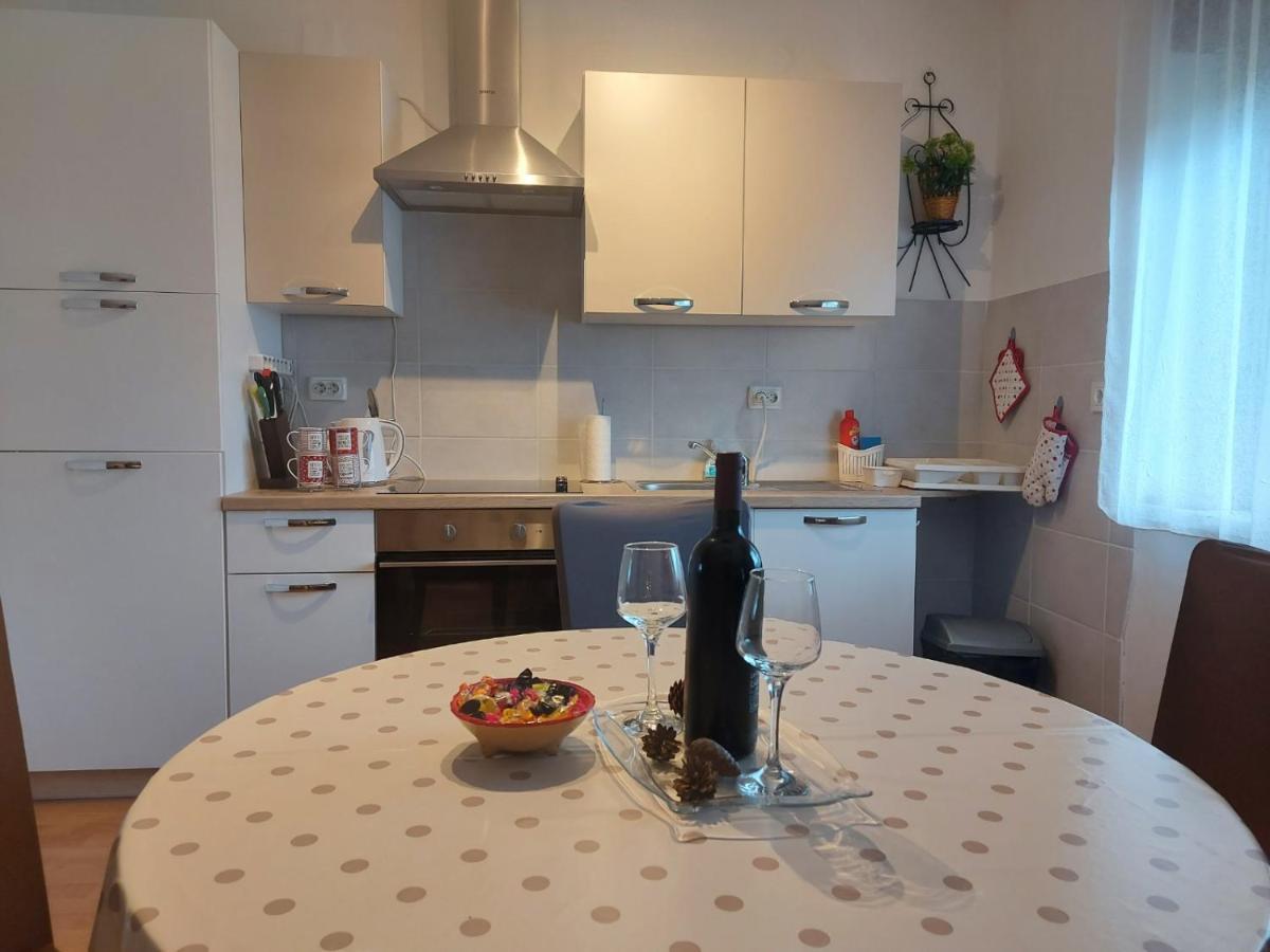 Apartman Skender 3* Ravna Gora Exterior foto
